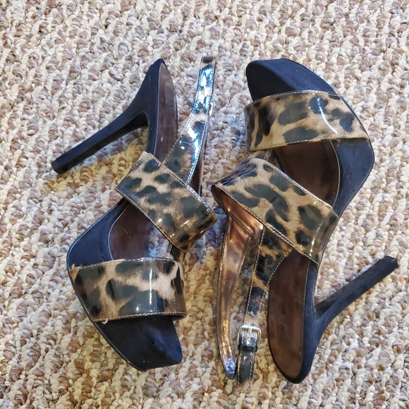 NINE WEST CHEETAH PRINT HEELED SANDALS - Picture 3 of 4
